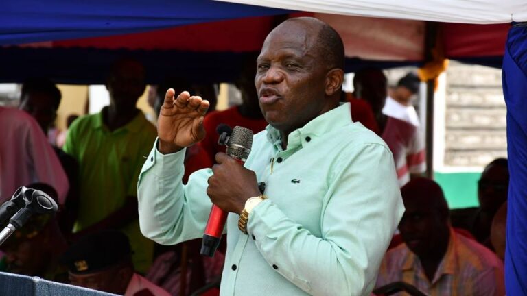 Tana River officials address residents during gun amnesty baraza